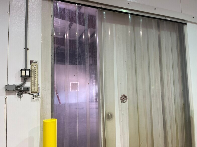 More Photos Of 2400 W Herman St, Pensacola Warehouse For Sale