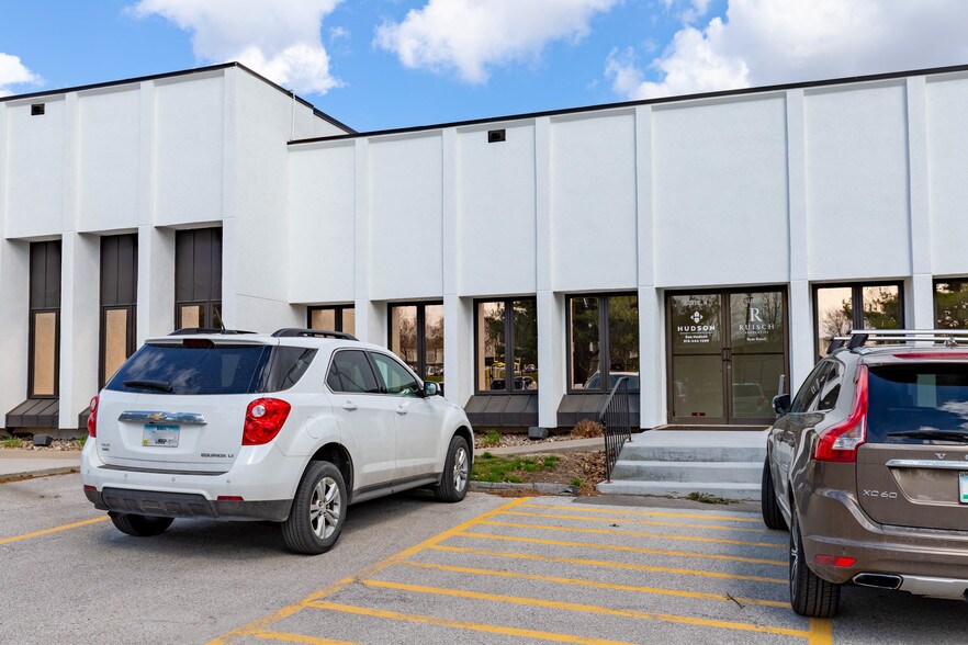 More Photos Of 1000 73rd St, West Des Moines Medical For Sale