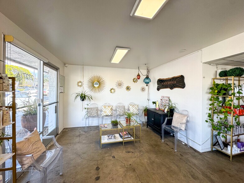 More Photos Of 2727 Roosevelt St, Carlsbad Office Residential For Sale