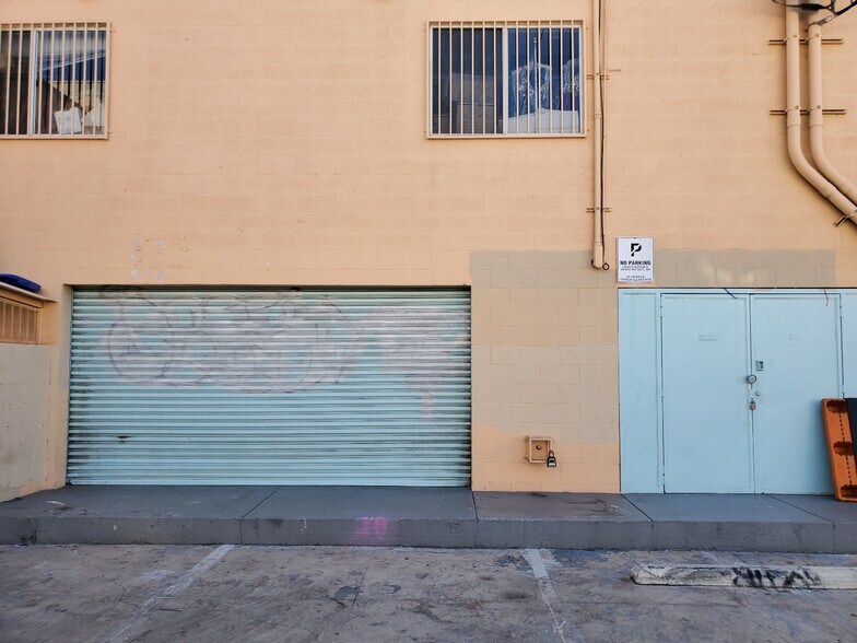 More Photos Of 1139 San Julian St, Los Angeles Storefront Retail Office For Sale