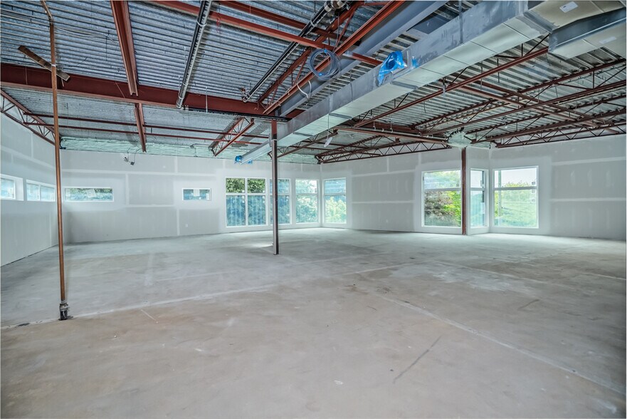 More Photos Of 3455 Victoria Dr, Vancouver Office For Lease