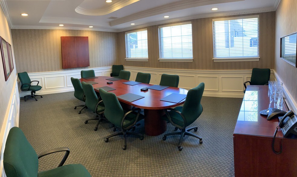 More Photos Of 1860 Williamson Ct, Louisville Office Residential For Lease