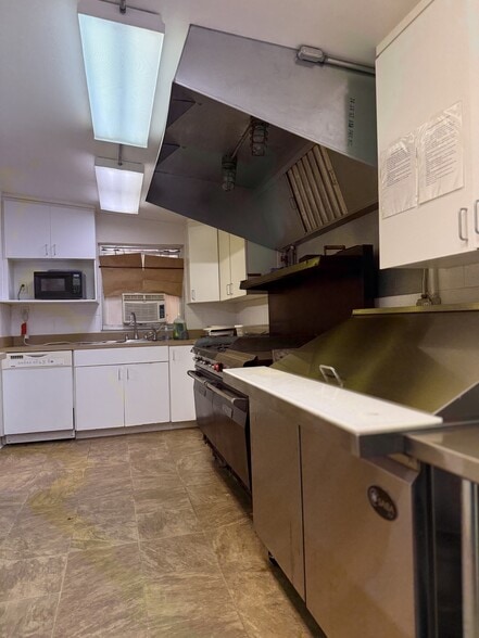 More Photos Of 2508 Westside Dr, Leesburg Religious Facility For Sale