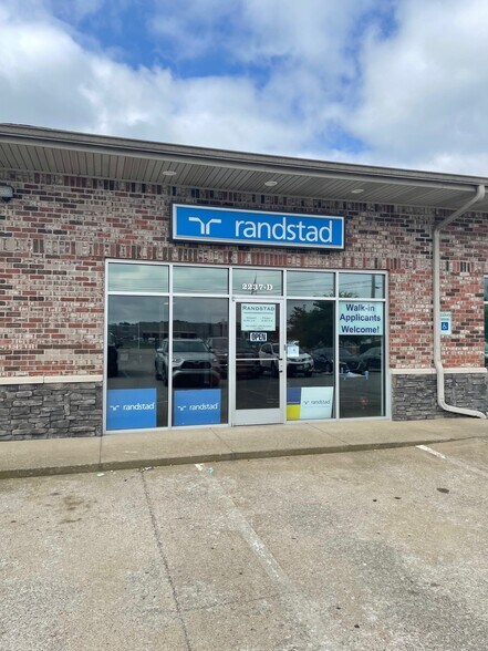 More Photos Of 2237 Lowes Dr, Clarksville Storefront Retail Office For Lease
