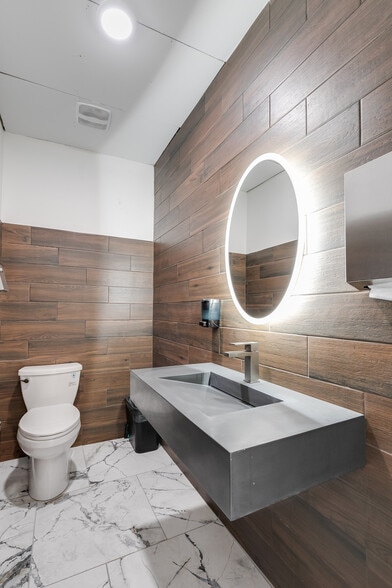 More Photos Of 2405 Westwood Ave, Richmond Office For Lease