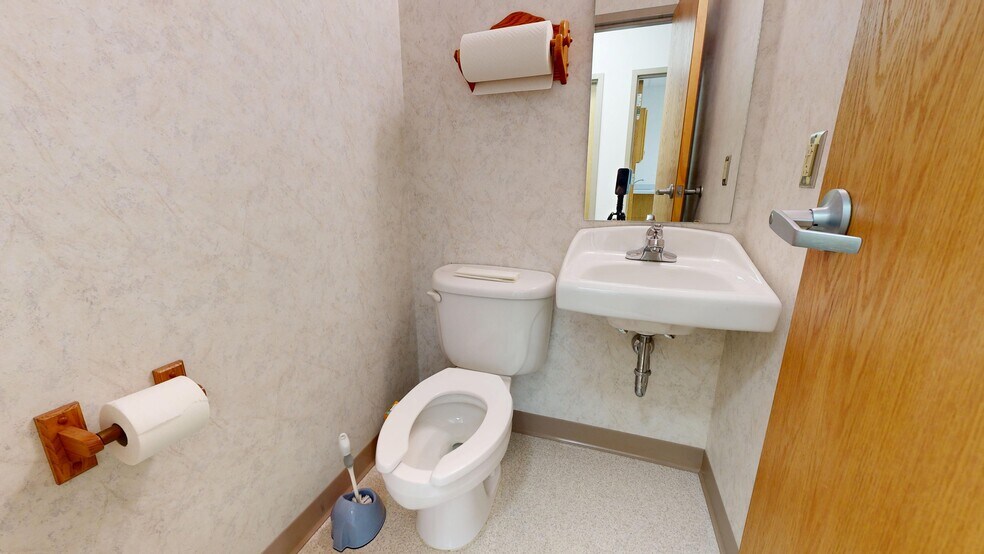 More Photos Of 458 Glessner Ave, Mansfield Medical For Sale