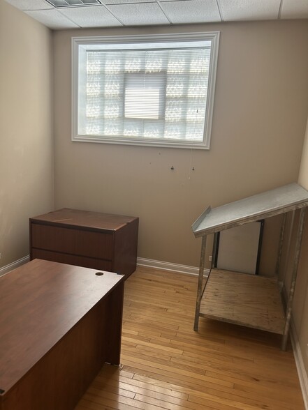 More Photos Of 4202 Warren Ave, Hillside Warehouse For Sale