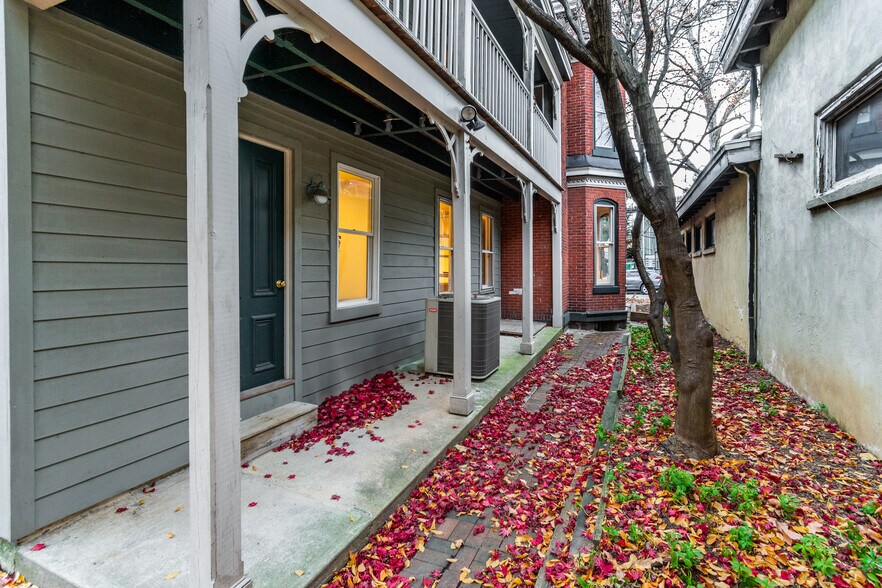 More Photos Of 24 N Main St, Lambertville Office For Sale