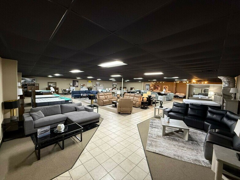 More Photos Of 701 S 5th St, Macclenny General Retail For Lease