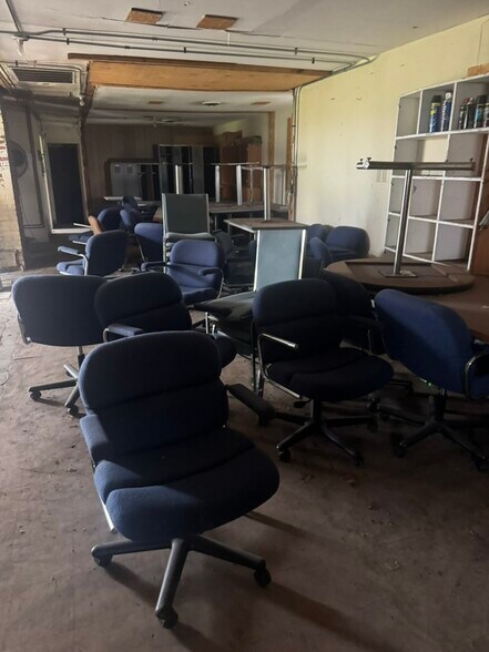 More Photos Of 6810 SE Dwight St, Topeka Industrial For Sale