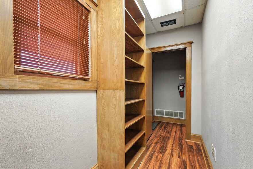 More Photos Of 441 Butternut St, Abilene Office For Sale