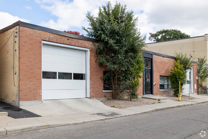 More Photos Of 255-257 Ste-anne Ave, Ottawa Warehouse For Sale