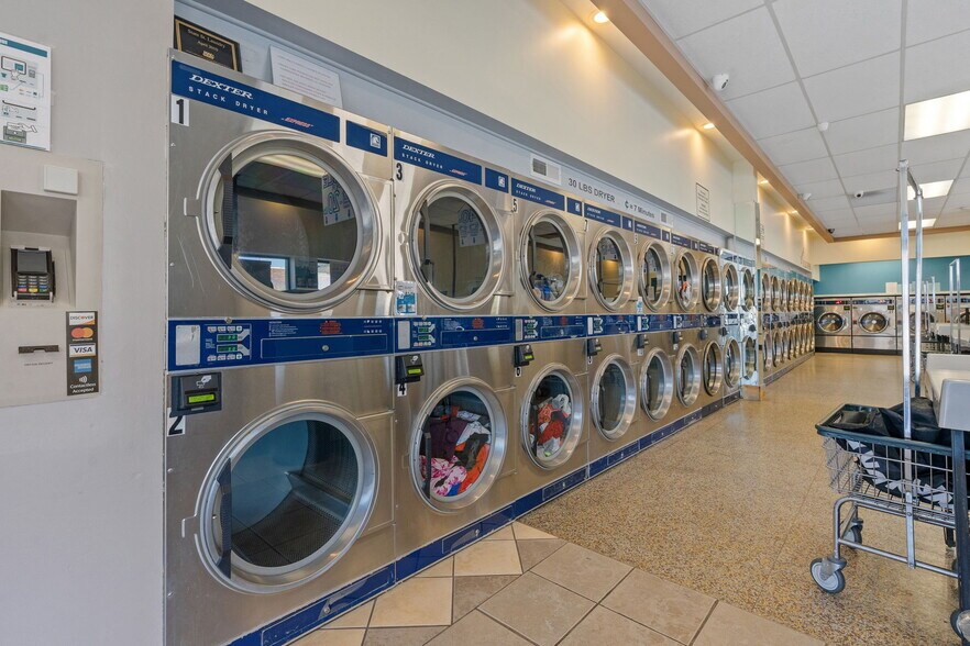 More Photos Of 1476-1480 State St, Schenectady Freestanding For Sale