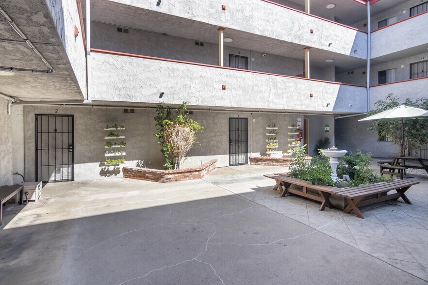 More Photos Of 819 Wright Ave, Pasadena Apartments For Sale