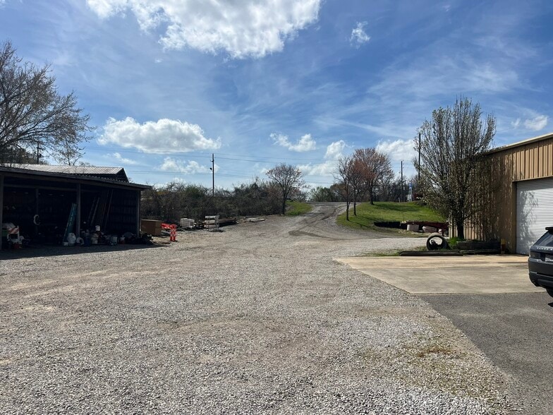 More Photos Of 740 Volare Dr, Birmingham Light Distribution For Lease