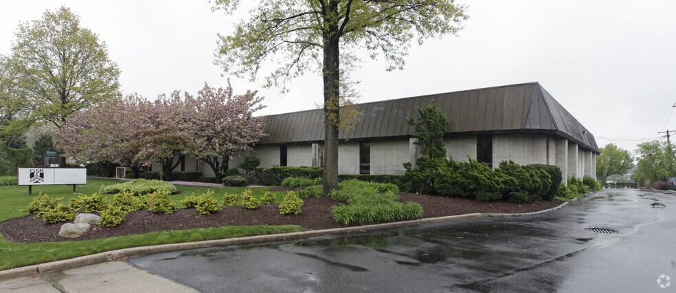 Primary Photo Of 3 Crossways Park Dr W, Woodbury Office For Sale