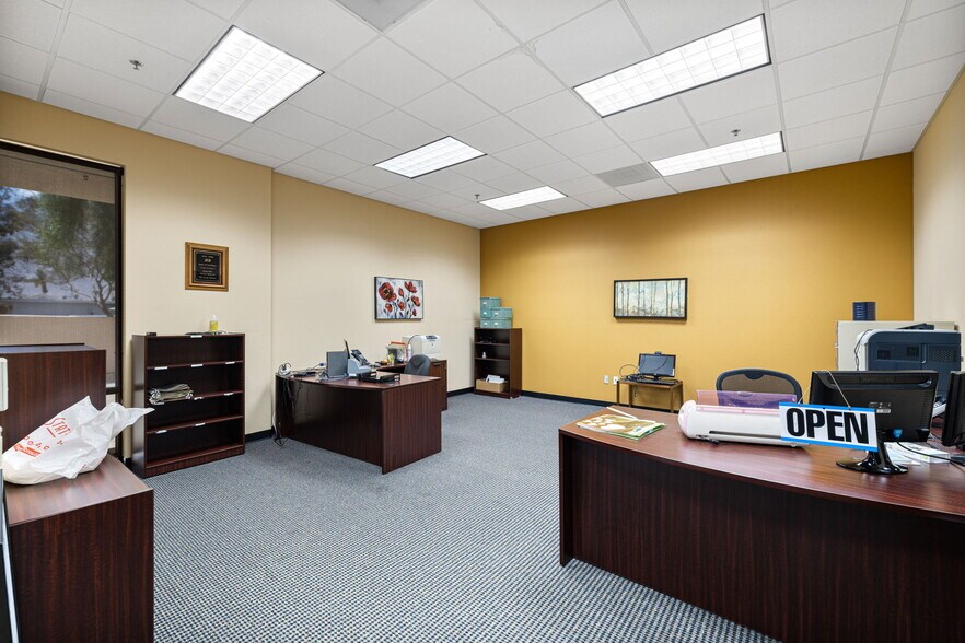 More Photos Of 550 S Paseo Dorotea, Palm Springs Medical For Sale