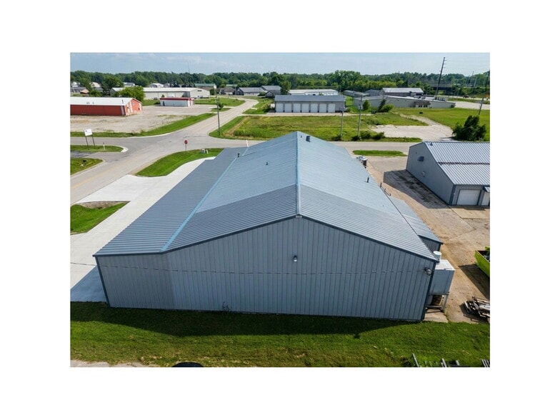 More Photos Of 2360 O'Connor Rd, Howard Warehouse For Sale