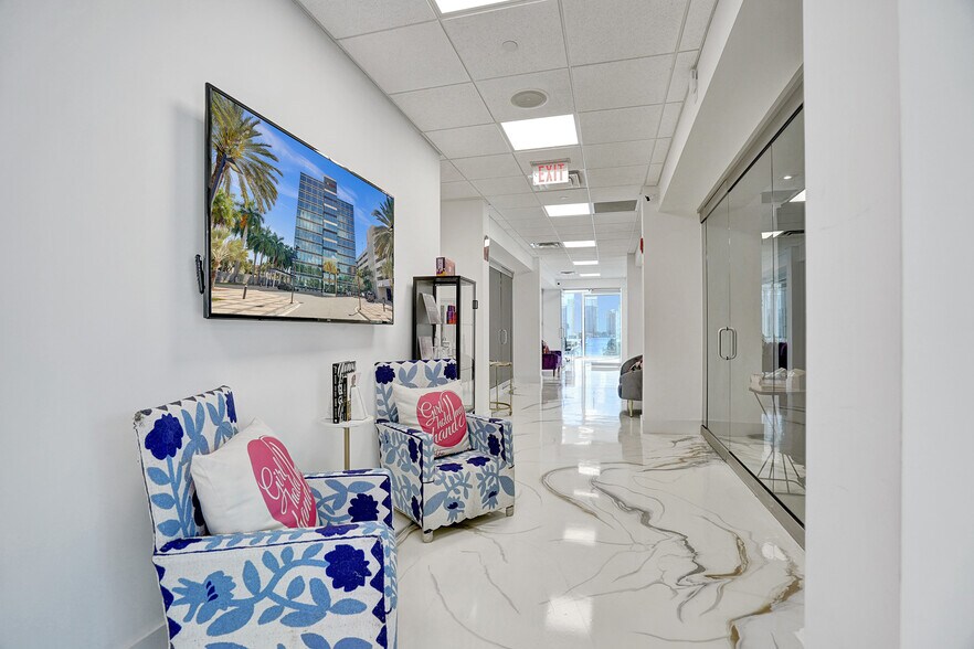 More Photos Of 18851 NE 29th Ave, Aventura Office For Lease