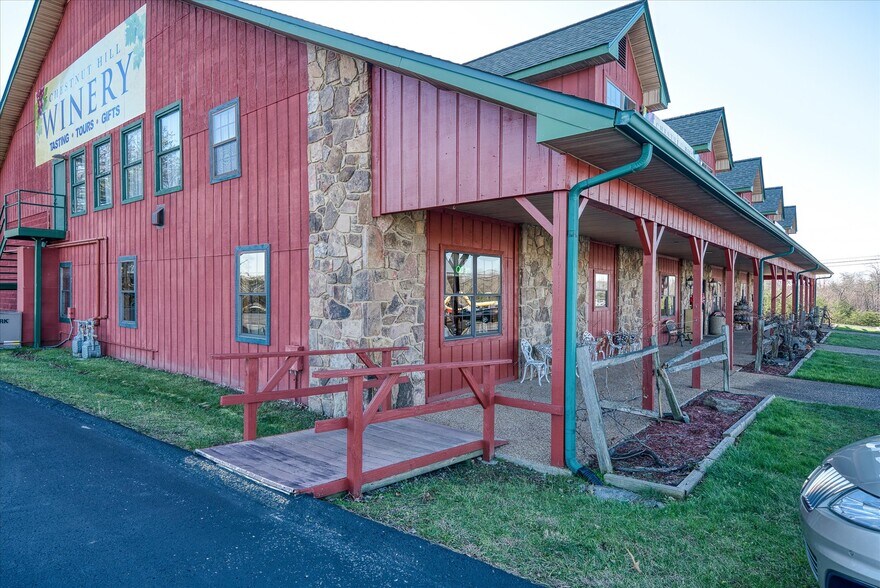 More Photos Of 78 Chestnut Hill Rd, Crossville Freestanding For Sale