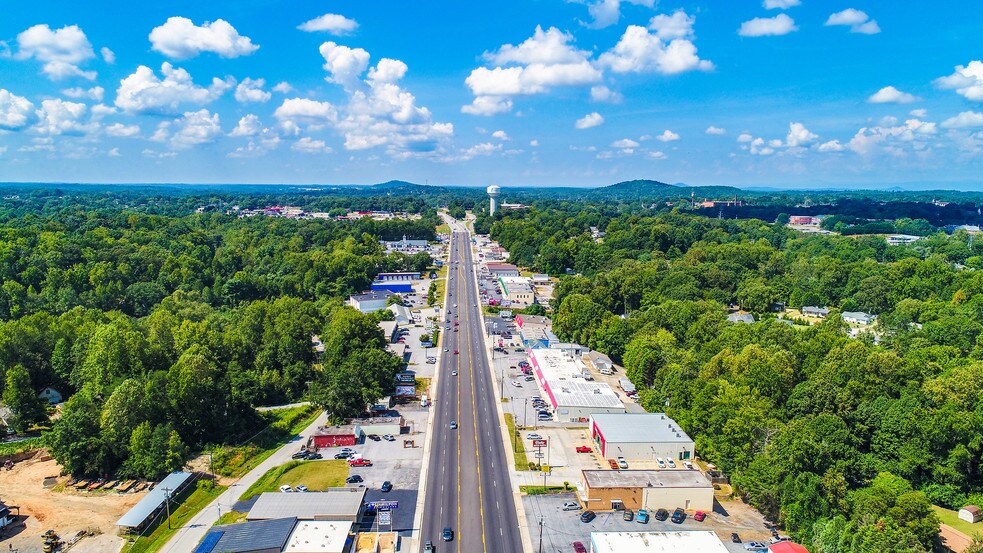 More Photos Of 6602-6606 Calhoun Memorial Hwy, Easley Unknown For Lease