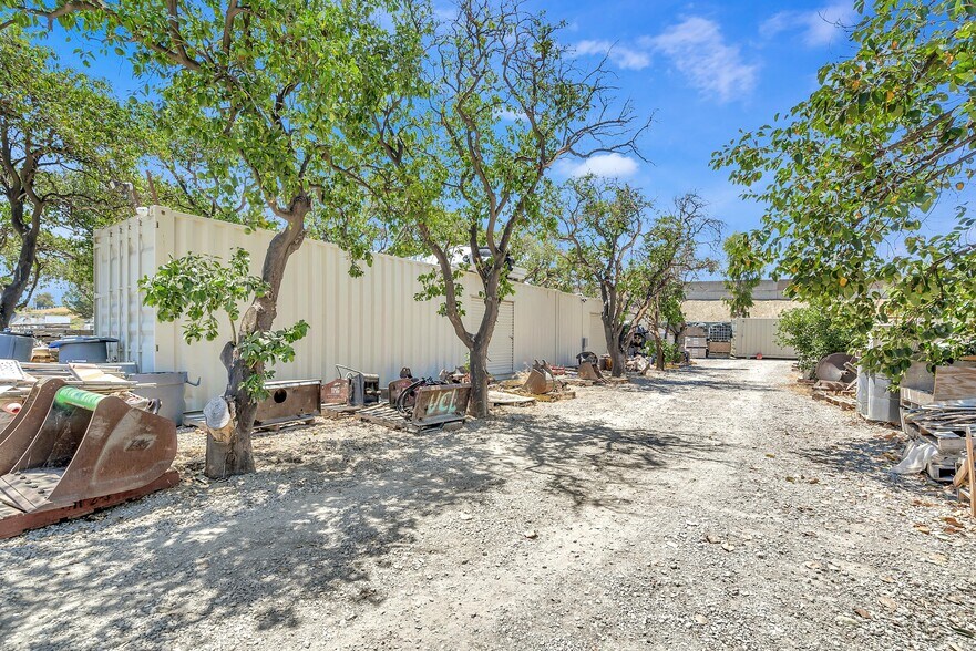 More Photos Of 10404 Foothill Blvd, Sylmar Land For Sale