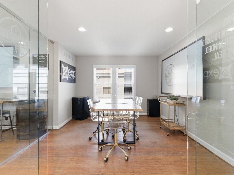 More Photos Of 928 E 11 Mile Rd, Royal Oak Serviced Offices For Lease
