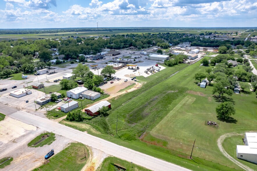 More Photos Of 107.5 4th, Lindsay Land For Sale