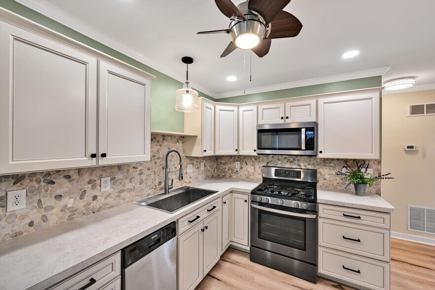 More Photos Of 3419 Market St, Camp Hill Storefront Retail Office For Sale