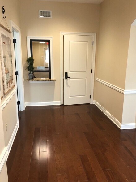 More Photos Of 1773 Ryan St, Lake Charles Office For Sale