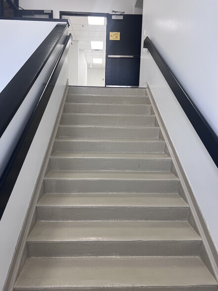 More Photos Of 500-560 E Timpanogos Cir, Orem Office For Lease