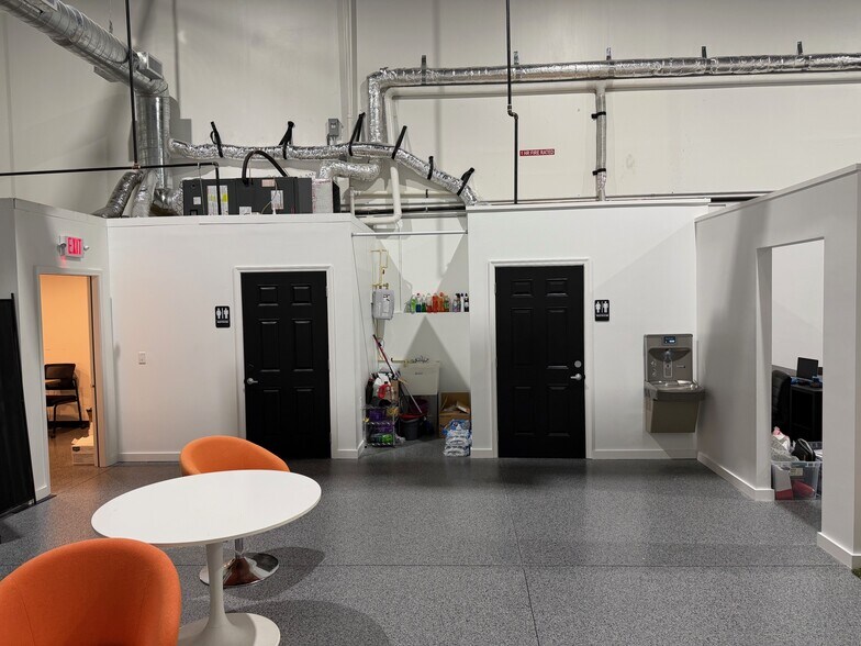 More Photos Of 400 Sterling Plaza Dr, Ponte Vedra Warehouse For Lease