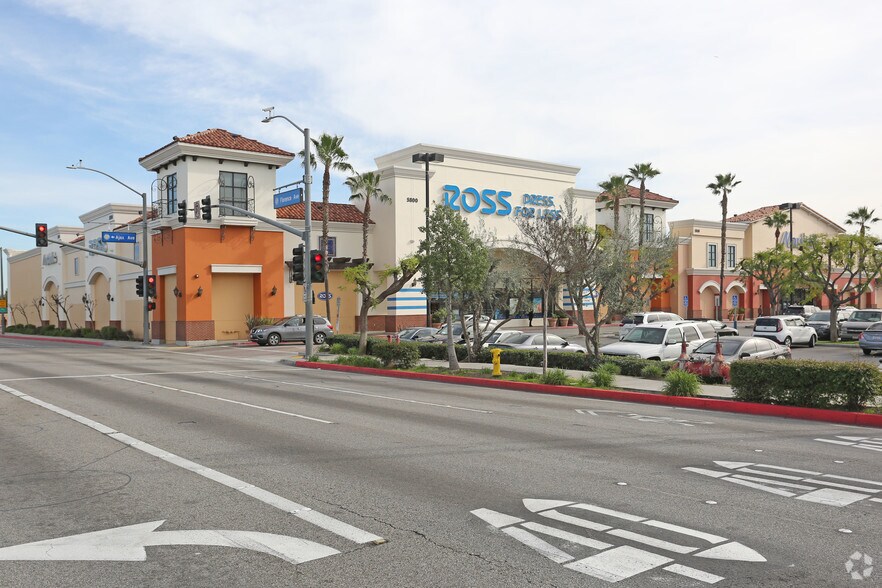 More Photos Of 5700-5810 E Florence Ave, Bell Gardens Unknown For Lease