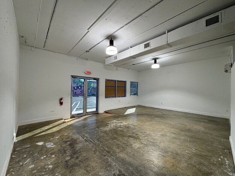 More Photos Of 219 NW 20th St, Miami Freestanding For Lease