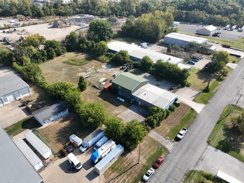 More Photos Of 4981 Factory Dr, Fairfield Warehouse For Lease