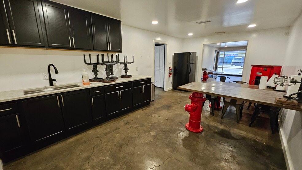 More Photos Of 1211 Holland St, Houston Flex For Sale