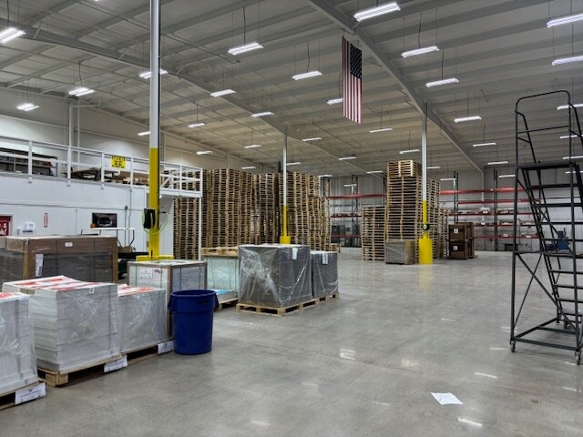 More Photos Of 899 Industrial Dr, Lewisburg Warehouse For Lease