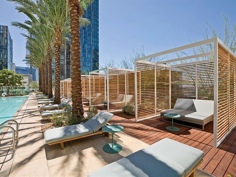 More Photos Of 1000 W 8th St, Los Angeles Apartments For Lease