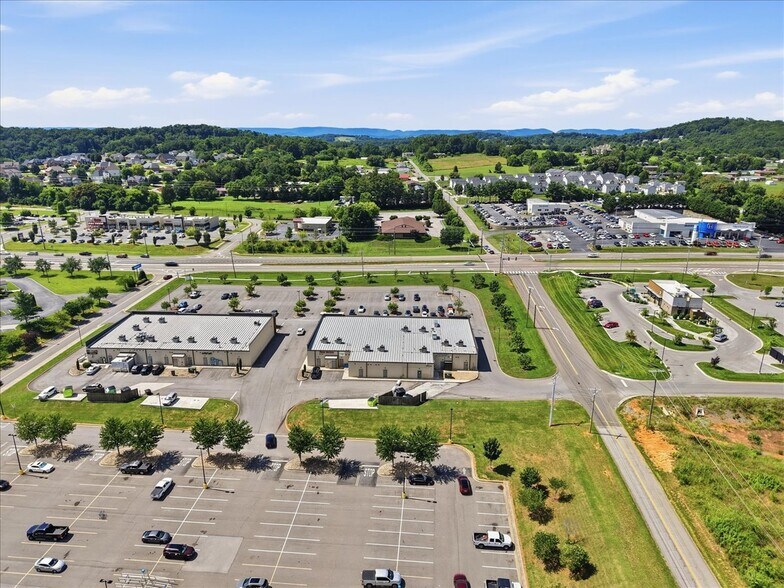 More Photos Of 4327-4329 W Andrew Johnson Hwy, Morristown General Retail For Lease