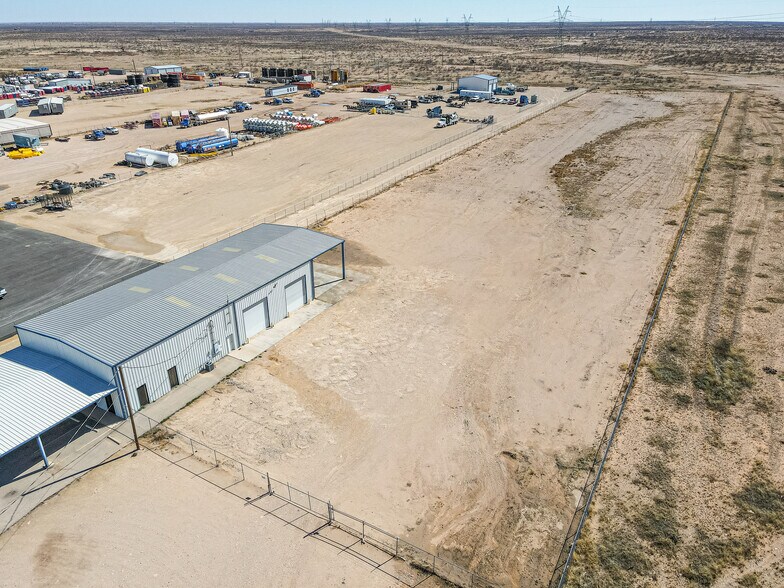 More Photos Of 10691 W Murphy St, Odessa Industrial For Lease