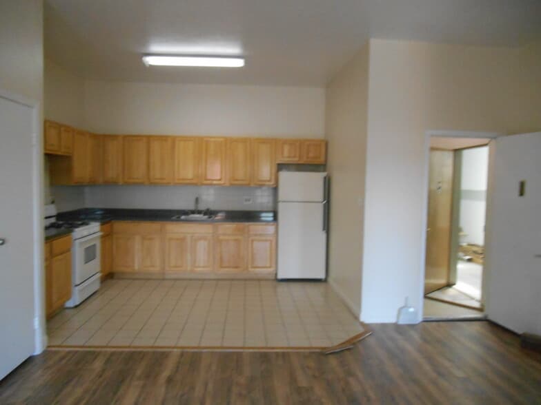 More Photos Of 358 Grove St, Jersey City Storefront Retail Residential For Lease