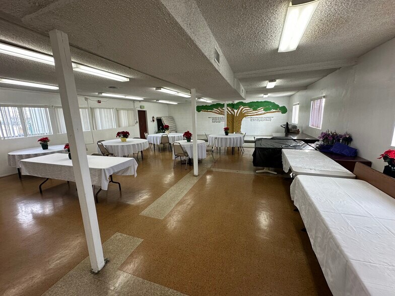 More Photos Of 10963 S Western Ave, Los Angeles Religious Facility For Lease