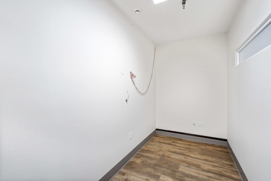 More Photos Of 200 San Marlo Way, Pacifica Office Residential For Lease