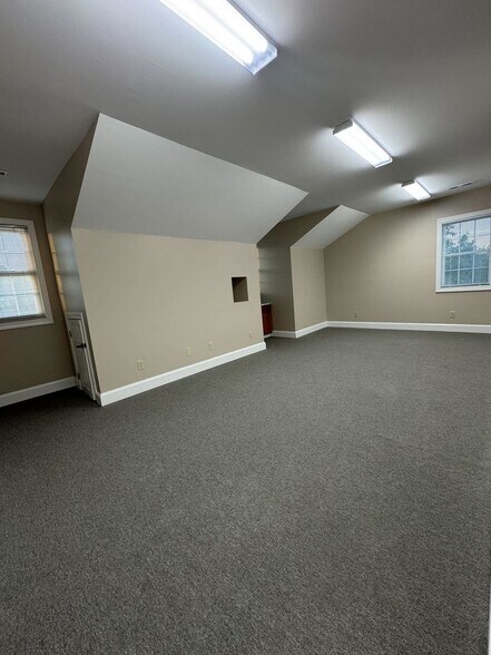 More Photos Of 1369 W Andrew Johnson Hwy, Morristown Medical For Lease