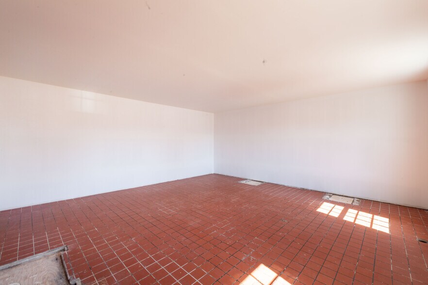 More Photos Of 115 S Jackson St, Salisbury Restaurant For Lease