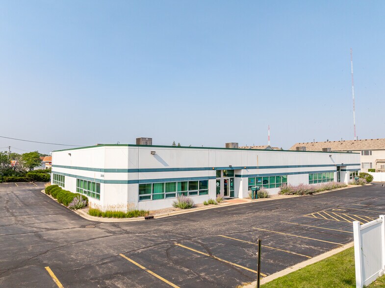 Primary Photo Of 2005 Bloomingdale Rd, Glendale Heights Office For Sale