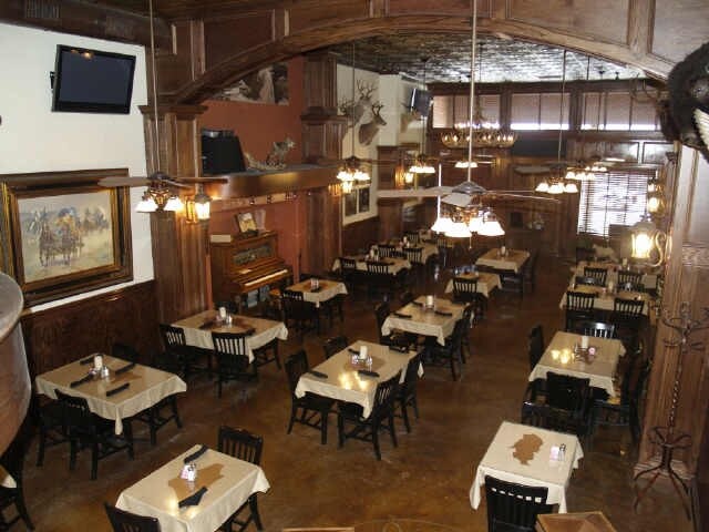 More Photos Of 204 Clay St, Nocona Restaurant For Lease