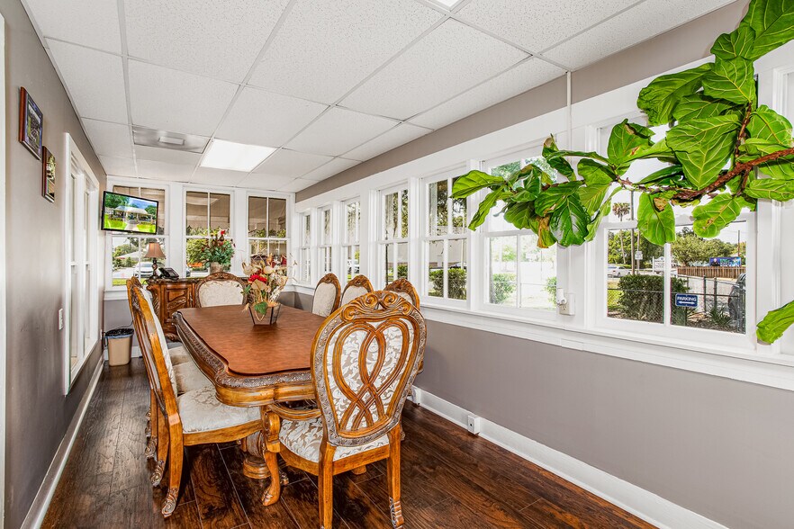 More Photos Of 69 W Macclenny Ave, Macclenny Office For Sale