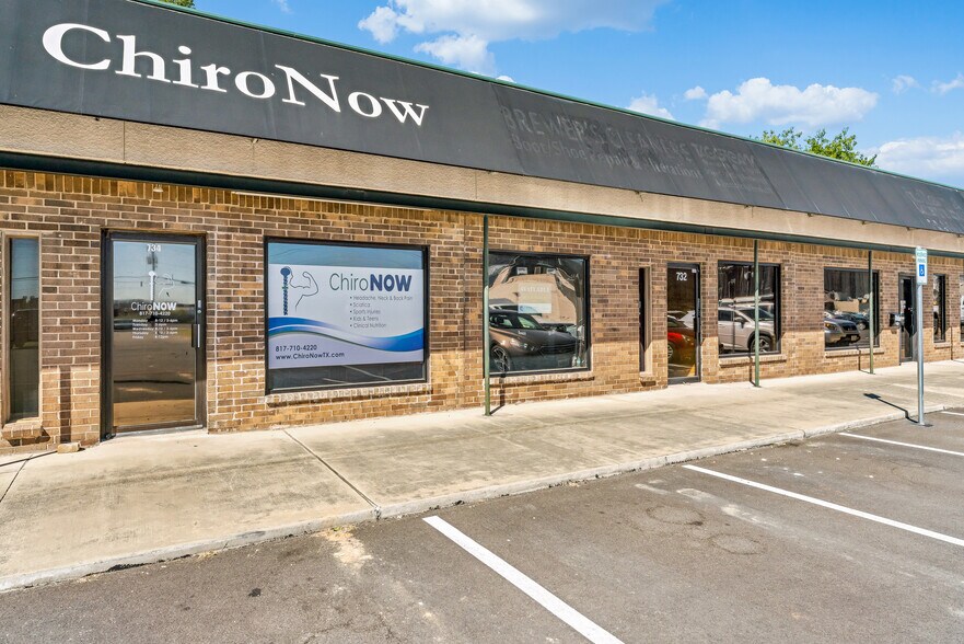 More Photos Of 702-736 S Saginaw Blvd, Fort Worth Unknown For Lease
