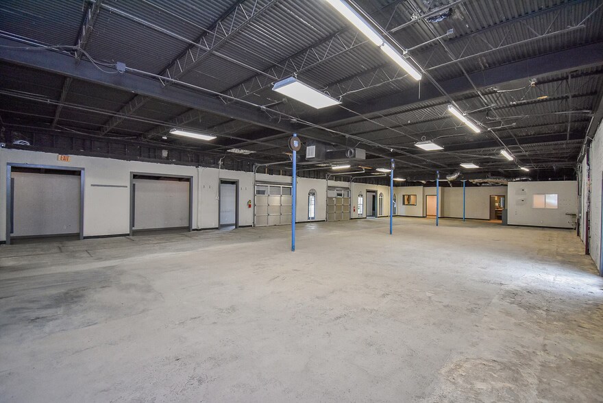 More Photos Of 19419 N Freeway, Spring General Retail For Sale